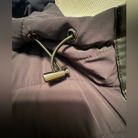 MICHAEL KORS NAVY LIGHT COAT!!! Beautiful and comfortable! - Picture 6 of 6